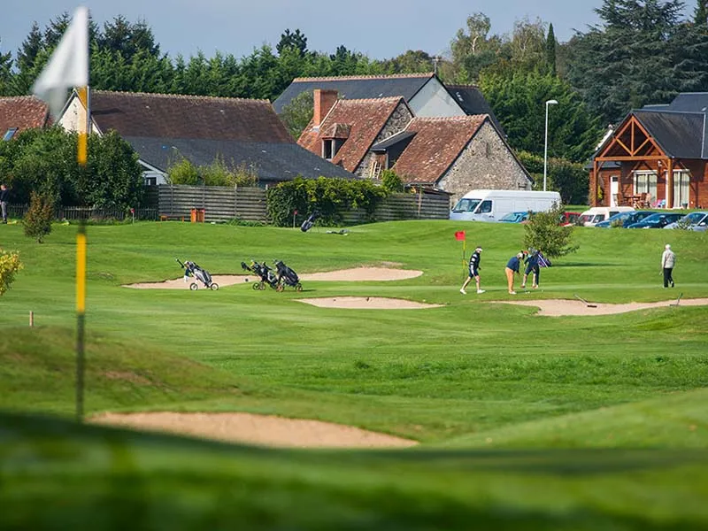 Le golf de Loches-Verneuil et La Capitainerie